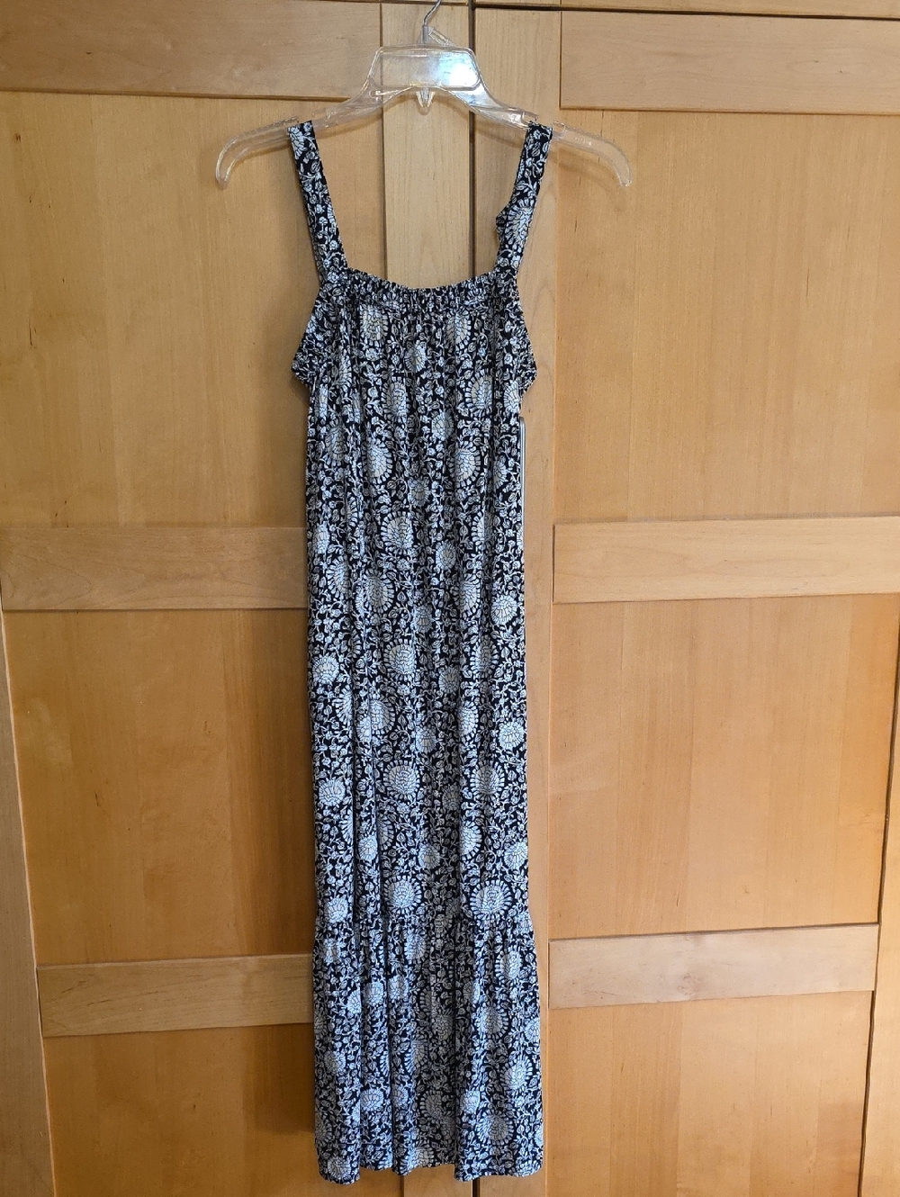 Old Navy XS Black and White Floral Maxi Dress